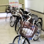 スマホで予約、決済できる装置が付いたレンタサイクル＝ＪＲ西明石駅