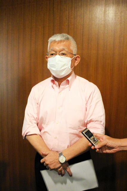 市長専決でサポート利用券事業を実施する意向を表明した泉房穂市長＝明石市役所