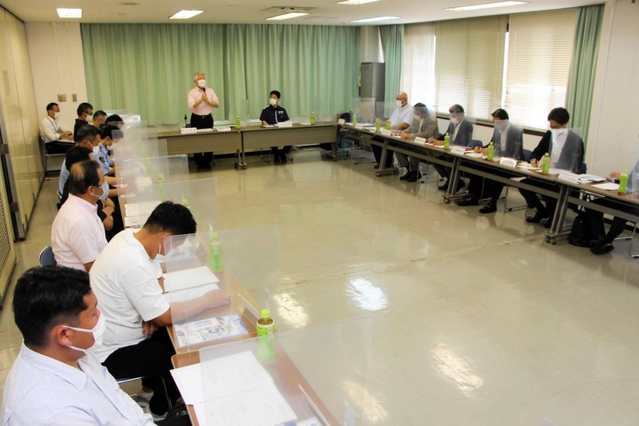 官民の関係団体が集まって初会合が開かれた水上バイク等連絡会議＝明石市役所