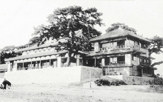 １９１０年代の明石郡公会堂（明石市提供）