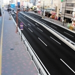 放置自転車が見られなくなった現在の歩道＝明石市大明石町１（明石市提供）