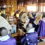 家内安全や商売繁盛を祈って執り行われた毘沙門天祭会＝明石市林２
