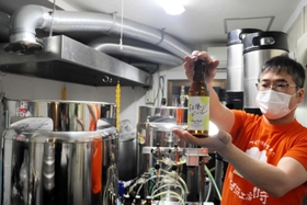 「明石麦酒工房　時」に併設された醸造室＝明石市大明石町１