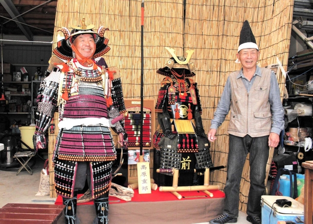 手作り甲冑2領お披露目 鎧に2千個超の部材、制作期間は半年超 明石の