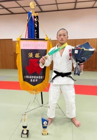 全国高校総体の柔道男子６０キロ級で優勝した福田大和さん（憲一さん提供）