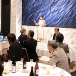 約４０人が旧交を温めた「東京明石会」の総会・懇親会＝東京都千代田区