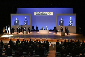 天皇、皇后両陛下が出席された全国豊かな海づくり大会の式典＝１３日午前、明石市中崎１（代表撮影）