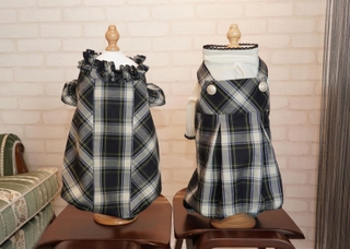 素材にこだわった犬服＝明石市魚住町住吉２