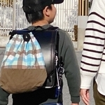 ランドセルの上にナップサックスタイルは普遍？＝明石市貴崎