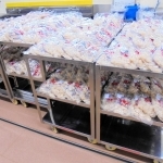 中学校給食に使用された大量の北海道産ホタテ（明石市教育委員会提供）