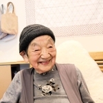 刺し子の個展を開いている松本ふさ子さん（２０２３年撮影）