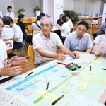 明石の農業の将来について話し合う参加者ら＝明石市東仲ノ町
