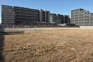 防災機能がある公園や図書館などを整備する構想が示されたＪＴ工場跡地＝明石市大久保町大久保町