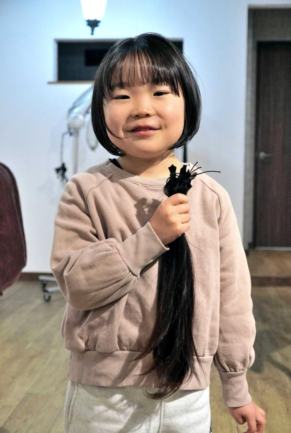 4歳から伸ばした髪をヘアドネーション、明石の男児が挑戦 毎日手入れに