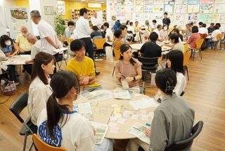 旧市立図書館跡地に整備する新施設について意見を交わしたワークショップ＝明石市東仲ノ町