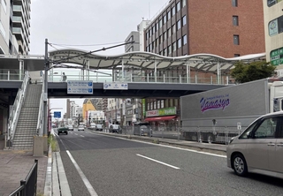 「うおんたな歩道橋」の愛称提案があった明石錦江歩道橋＝明石市大明石町１