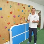 「幼児期の子どもとの関わり方が大切」と話す近藤猛さん＝明石市大蔵八幡町