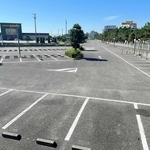 商業施設の誘致が難航している大蔵海岸西駐車場＝大蔵海岸通２