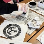 過去に行われた軒丸瓦を使った拓本づくり体験＝明石市立文化博物館（同館提供）