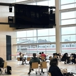 ８月ごろから故障し、明石ケーブルテレビの放映を中止しているあかし市民広場の大型ビジョン＝明石市大明石町１