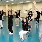 明石市が２００８年に完成させた「明石焼体操」＝２０１５年６月、明石市相生町２