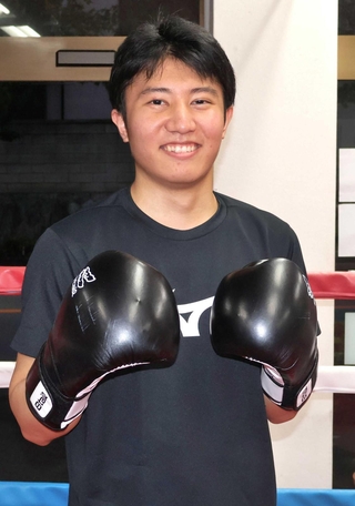 プロデビュー戦をＴＫＯ勝ちで飾った明石ボクシングクラブの藤尾玲音さん＝明石市荷山町