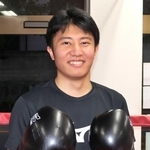 プロデビュー戦をＴＫＯ勝ちで飾った明石ボクシングクラブの藤尾玲音さん＝明石市荷山町