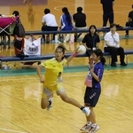 シュートを放つ望海の選手＝ＳＨＯＷＡグループ総合体育館