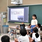 下級生を前に学習の成果を発表する６年生＝林小学校