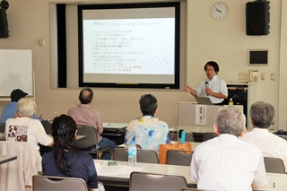 ＰＦＡＳの汚染問題について話す原田浩二教授＝ウィズあかし