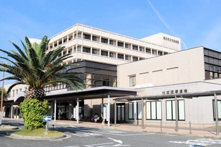 明石市立市民病院＝明石市鷹匠町