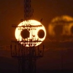 半年ぶりに姿を現した夕焼けパンダ（明石市立天文科学館提供）
