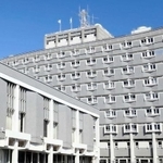 尼崎市役所＝尼崎市東七松町１