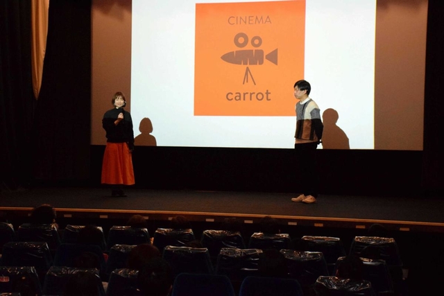 映画の定期上映に向けたプロジェクトの発足が発表された関係者向け試写会＝洲本市本町５