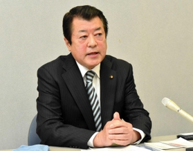 次期市長選への立候補を表明する戸田雄士氏＝淡路市内