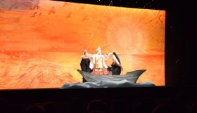 上演を始めた新演目「戎舞＋」の一場面＝淡路人形座