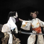 啓発動画の一場面。心の鬼を一刀両断