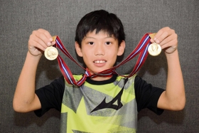 ライフセービング競技の全国大会で、２競技で１位になった河野浩之君＝南あわじ市役所