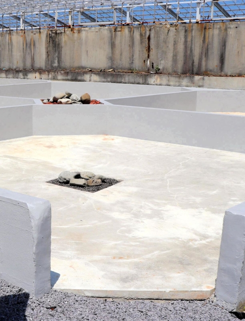 水産会社の水槽跡を再利用した区画＝南あわじ市阿万吹上町