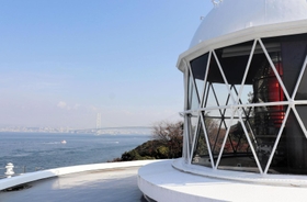 明石海峡を望む江埼灯台＝淡路市野島江崎