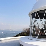 明石海峡を望む江埼灯台＝淡路市野島江崎