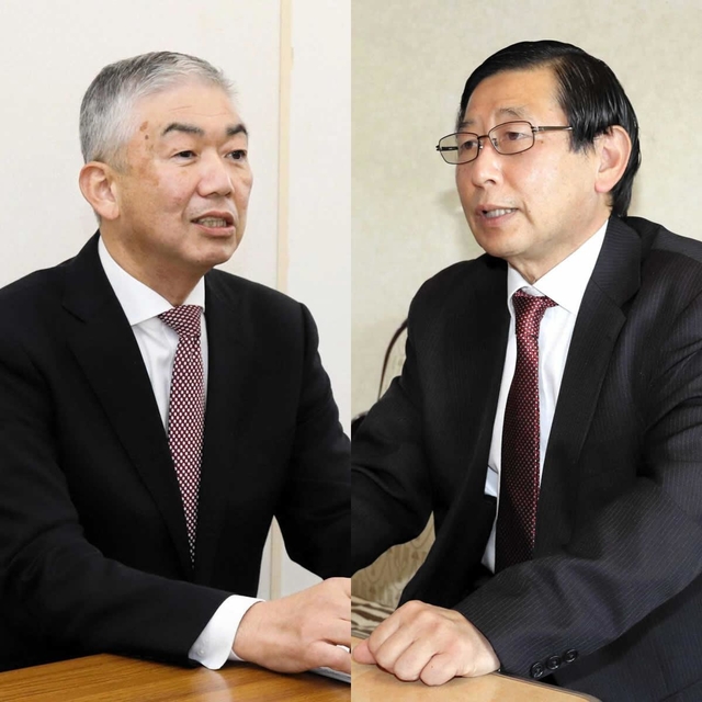 公約を発表する上崎勝規氏（右）と氏田年行氏＝いずれも洲本市内（※並び順は右から五十音順）