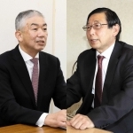 公約を発表する上崎勝規氏（右）と氏田年行氏＝いずれも洲本市内（※並び順は右から五十音順）