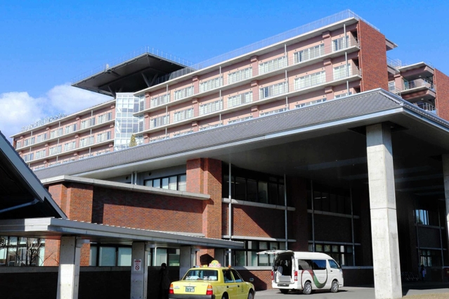 ２８日から新規入院受け入れの原則停止を決めた県立淡路医療センター＝洲本市塩屋１