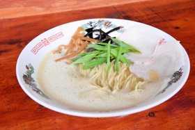 主力メニュー「鶏カプチーノ」＝南あわじ市津井