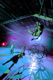 昨年１１月にあった公演（ＡＮＴＩＢＯＤＩＥＳ　Ｃｏｌｌｅｃｔｉｖｅ提供）