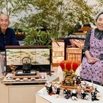 「これが最後の作品展」という中谷尭さん（左）と日出子さん＝淡路文化会館