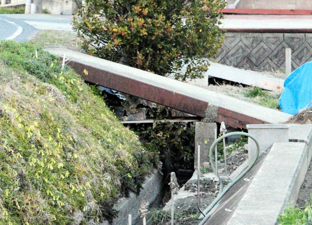 男性が倒れていた側溝＝南あわじ市内
