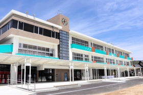 旧佐野小学校の校舎を活用した「さの小テラス」＝淡路市佐野