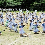 本番に向けて合同練習に励む生徒ら＝南あわじ市内